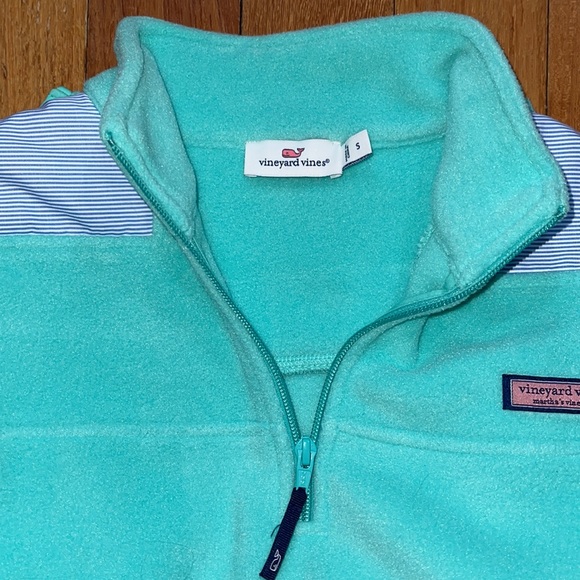 Vineyard Vines 1/4 Zip - Picture 3 of 4